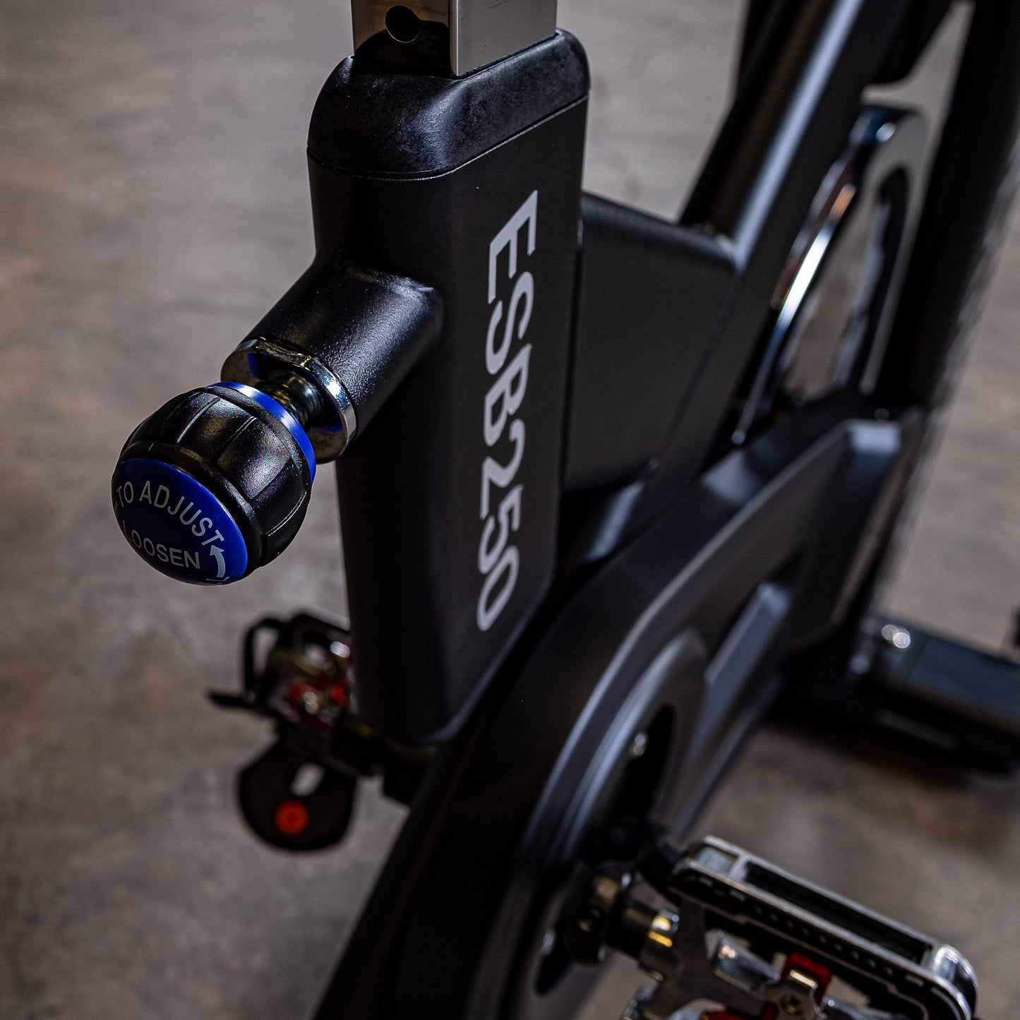 Friction resistance knob on Endurance by Body-Solid ESB250 for adjustable workout intensity