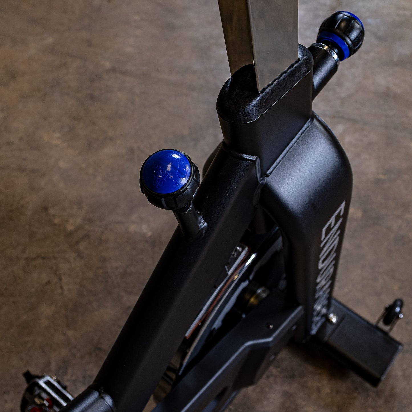 Friction resistance knob on Body-Solid Endurance ESB250 for adjustable workout intensity