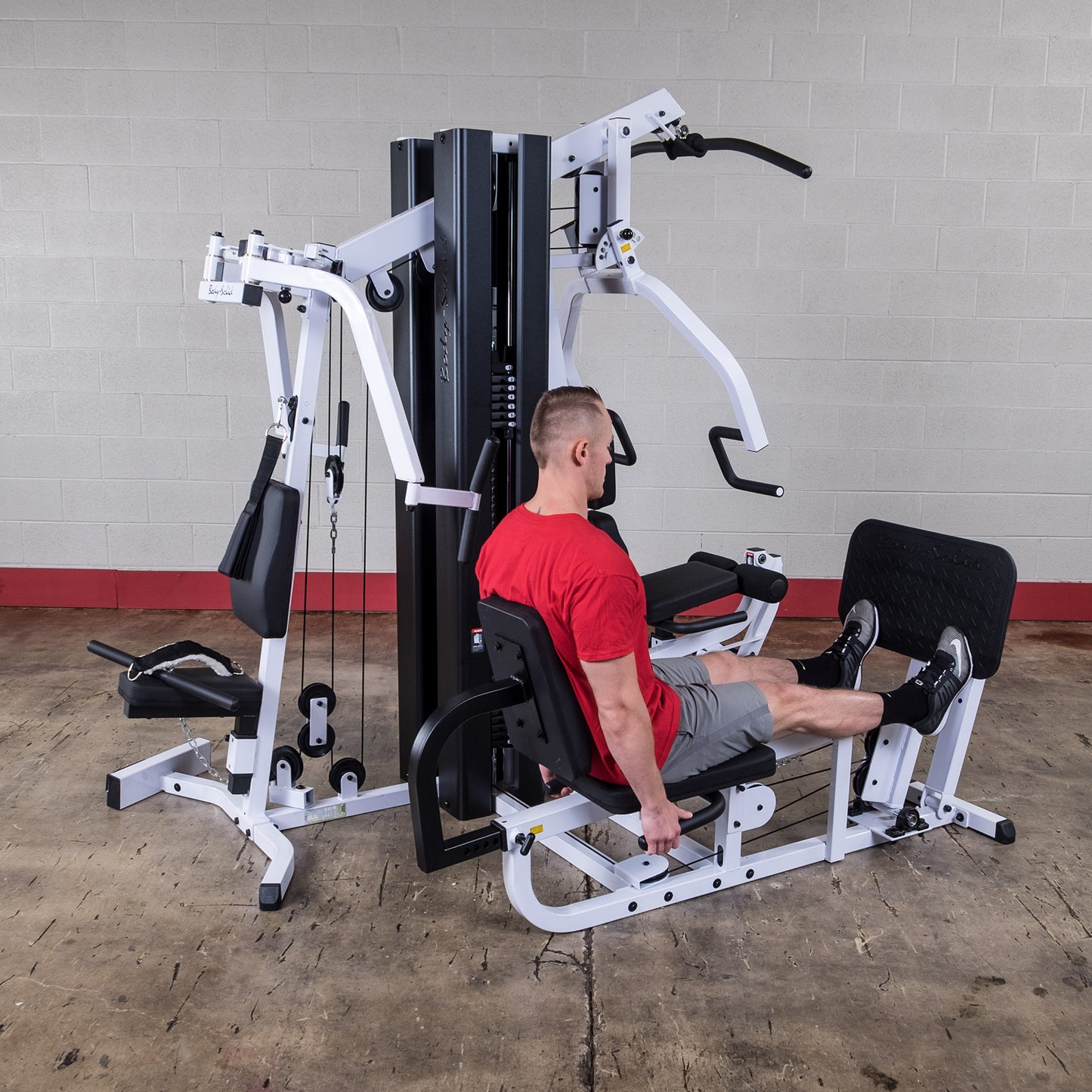 Body-Solid EXM3000LPS leg press station for lower body strength workouts.