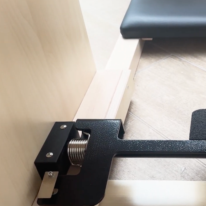 Adjustable ladder barrel extended to show length variability from 39″ to 47″
