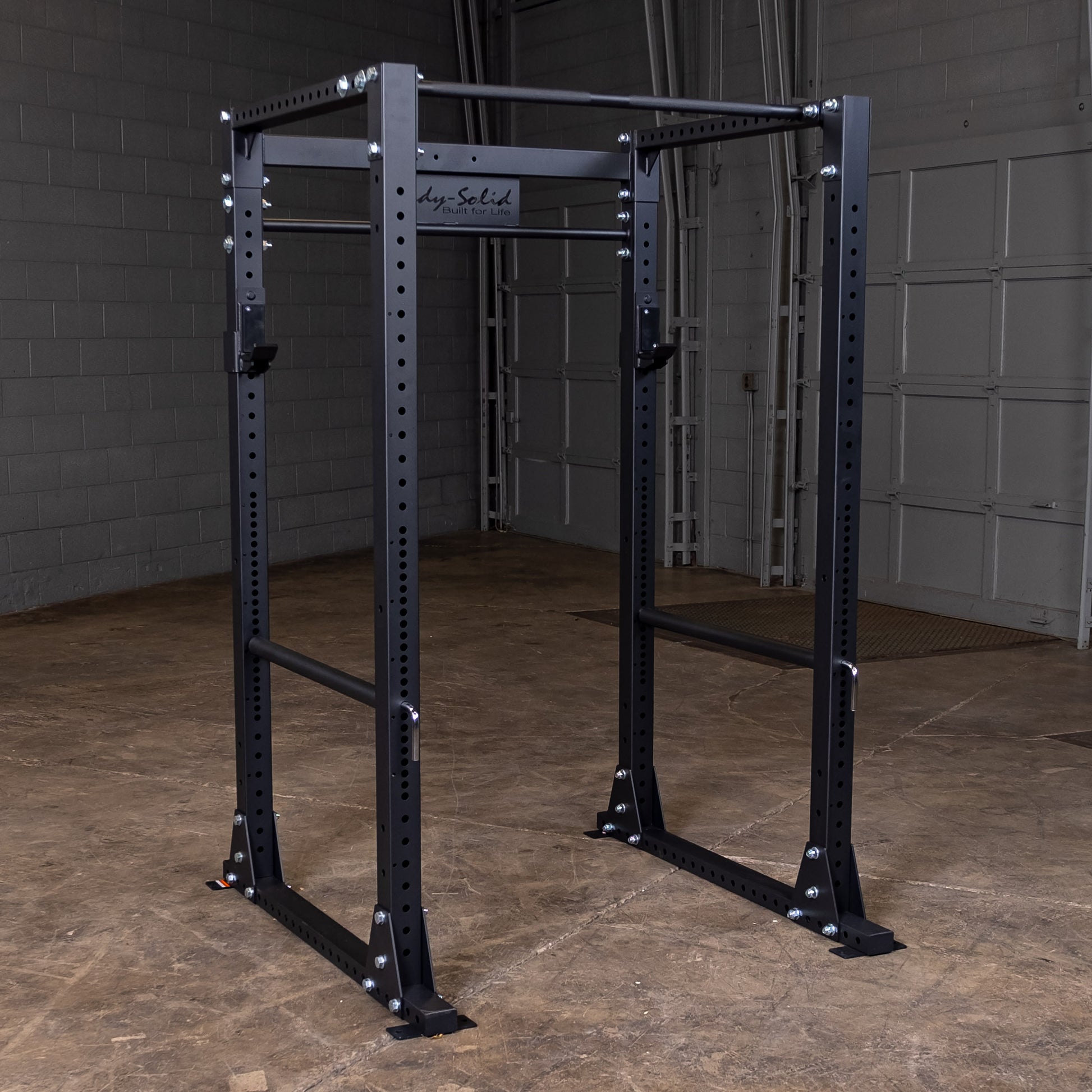 Full view of the Body‑Solid GPR400 power rack in a home gym