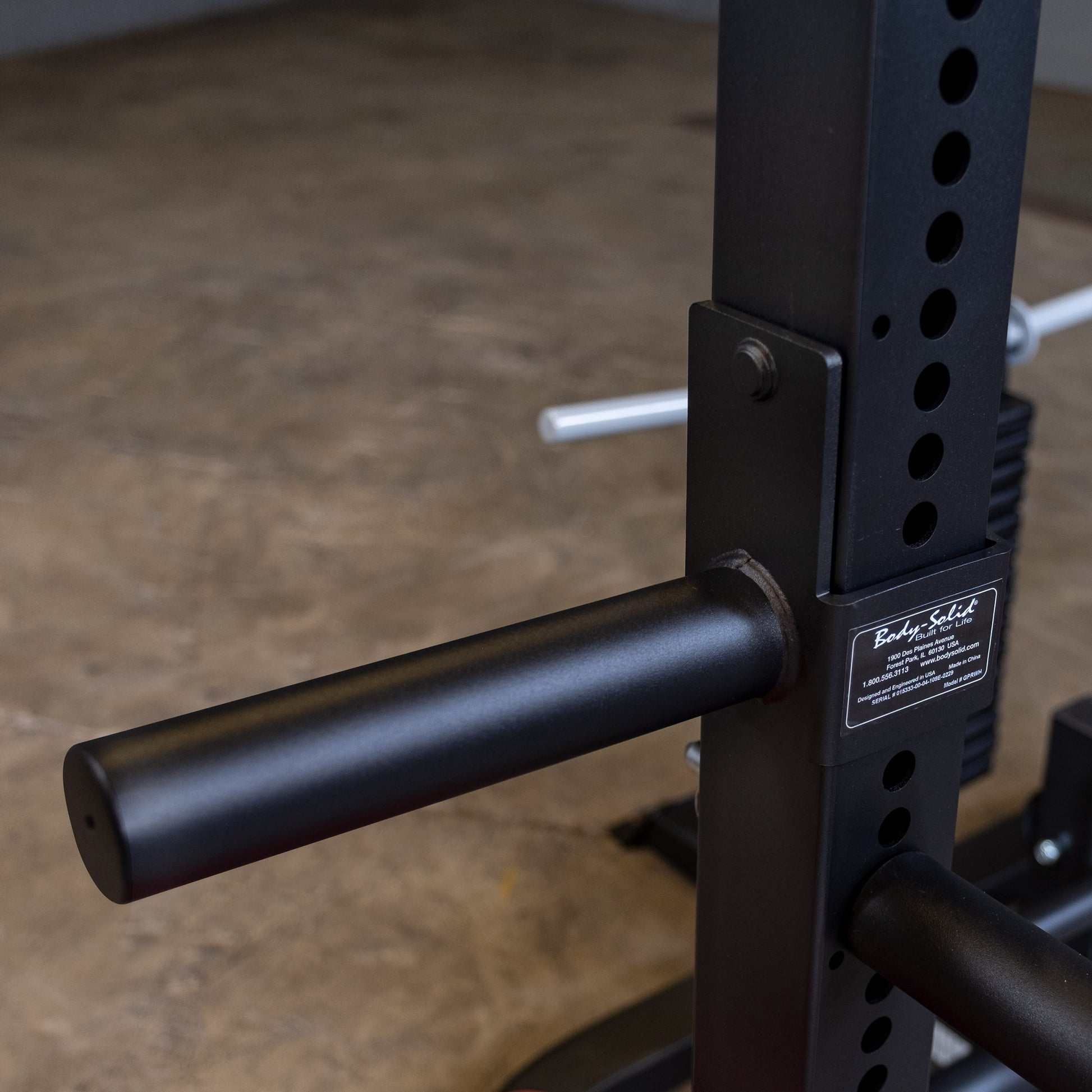 Powder coat finish on Body‑Solid GPR400 power rack in home gym