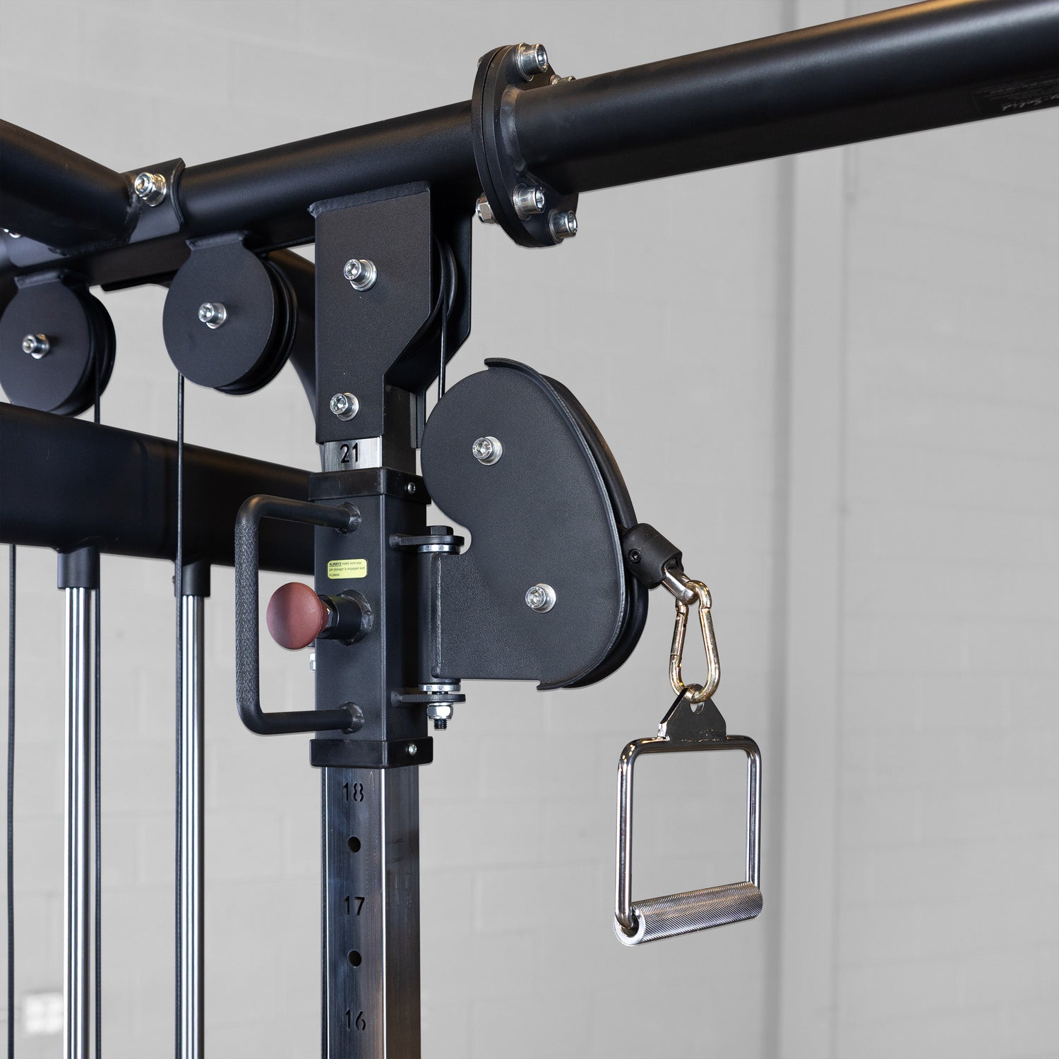 Dual adjustable cable column station on the Body-Solid SJG500 for crossover and functional training