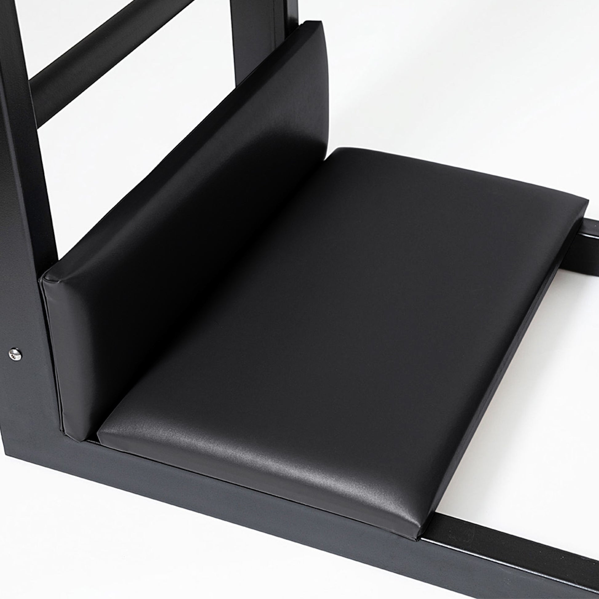 High-density EVA foam and non-slip synthetic leather surface on Elite Steel Base Ladder Barrel